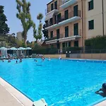 Vista Mare Con Piscina Cala Di Sole Imperia