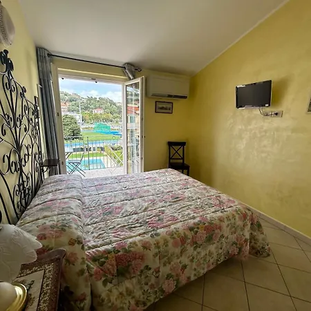 Vista Mare Con Piscina Cala Di Sole Apartament
