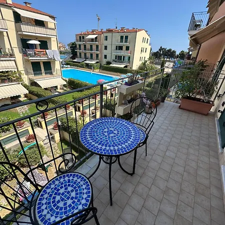 Vista Mare Con Piscina Cala Di Sole Imperia