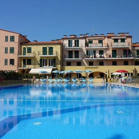 Vista Mare Con Piscina Cala Di Sole * Imperia