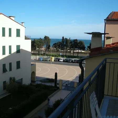Vista Mare Con Piscina Cala Di Sole Imperia