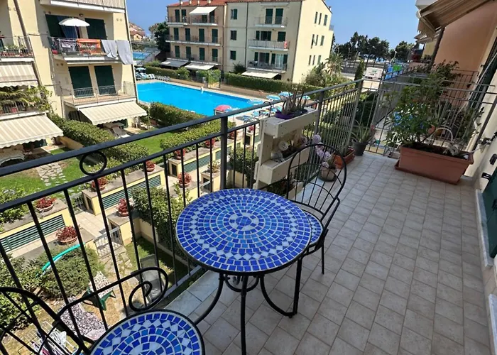 Vista Mare Con Piscina Cala Di Sole Imperia