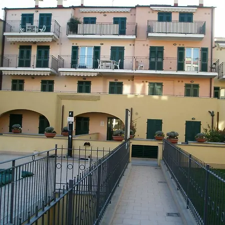 Vista Mare Con Piscina Cala Di Sole