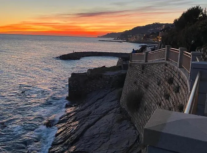 Vista Mare Con Piscina Cala Di Sole Apartmán Imperia