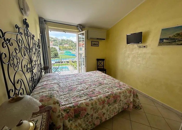 Vista Mare Con Piscina Cala Di Sole Apartmán