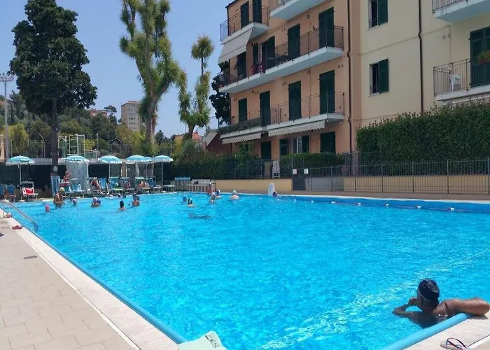 Vista Mare Con Piscina Cala Di Sole Imperia